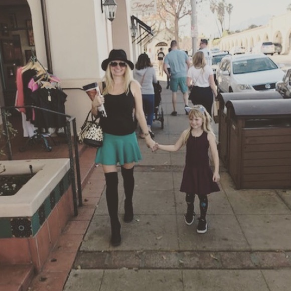 Meet your Posher, Deanna - Picture 2 of 4